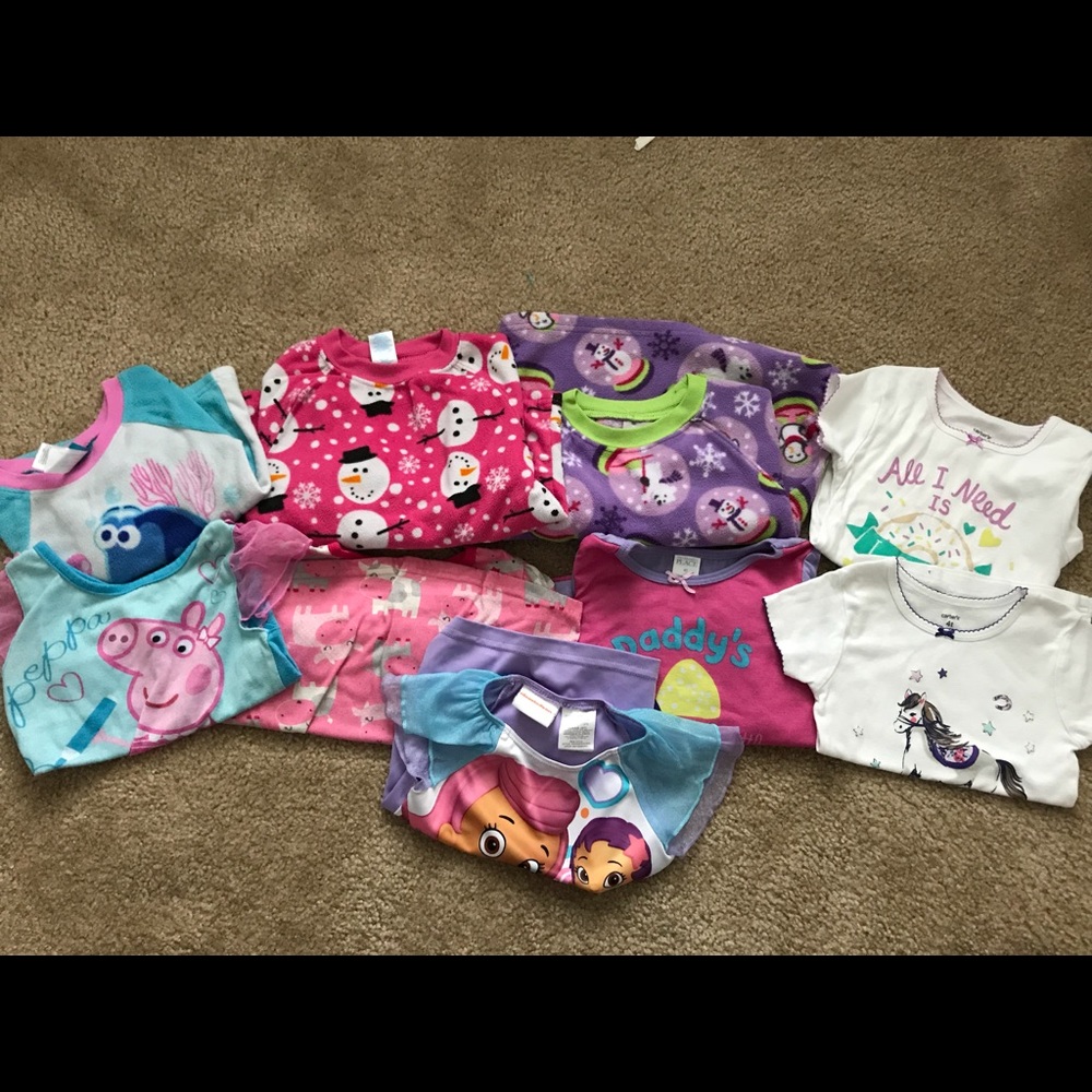 Girls 4t pajamas lot